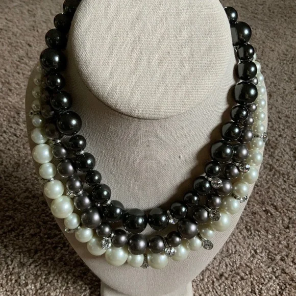 Givenchy pearl and crystal necklace - Picture 1 of 2